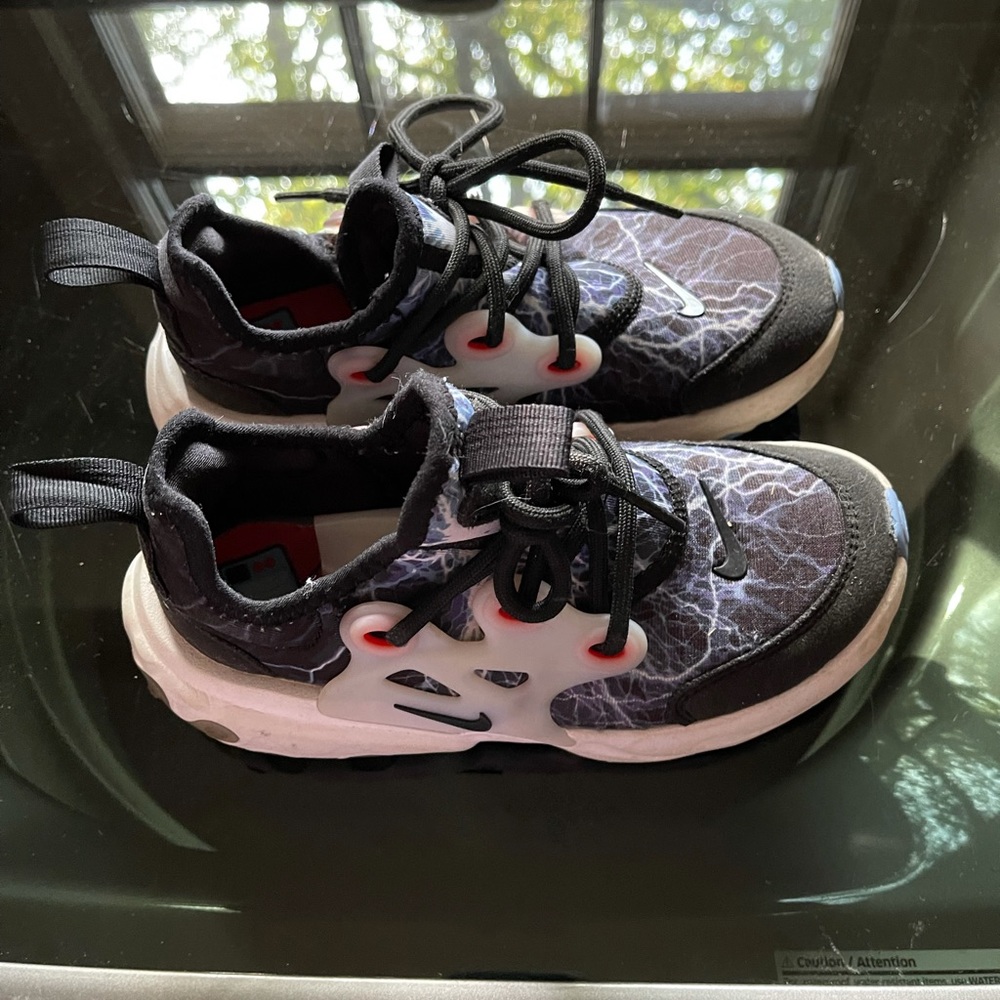 Boys Nikes